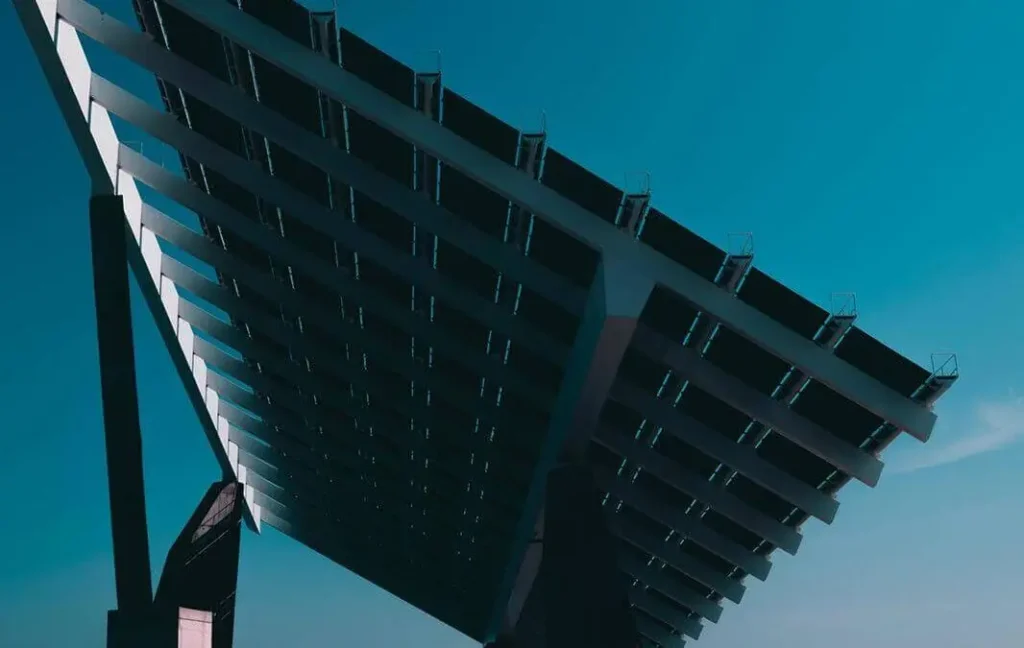 Bezpečnější solární energie pro podniky: Proč, co a jak